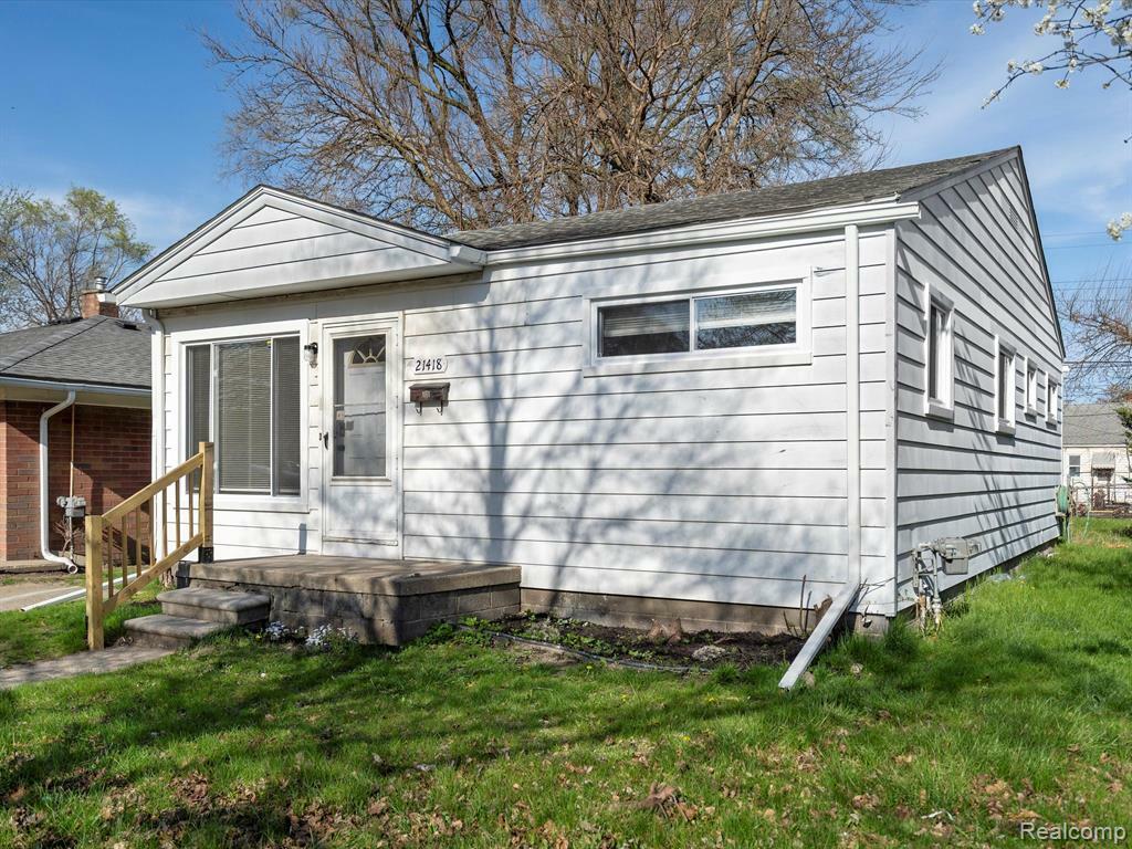 Property Photo: 21418 Panama Street MI 48091 2816