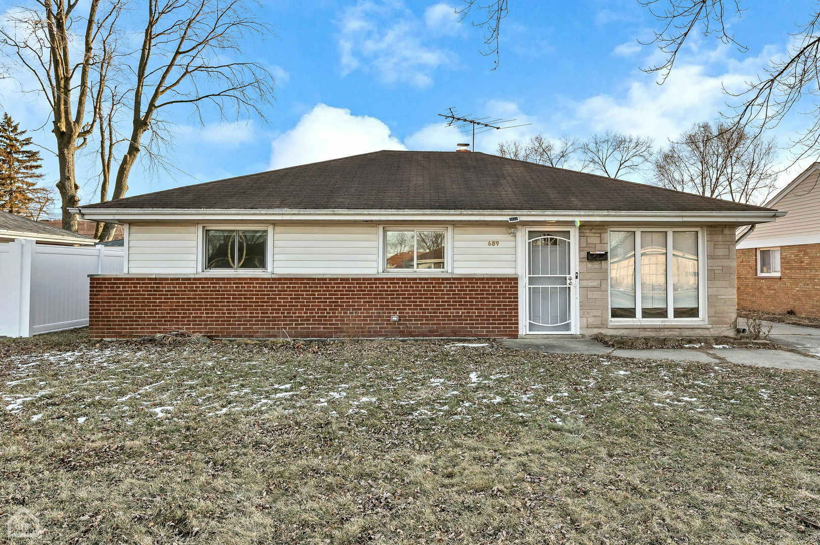 Property Photo: 689 E 155th Street IL 60473