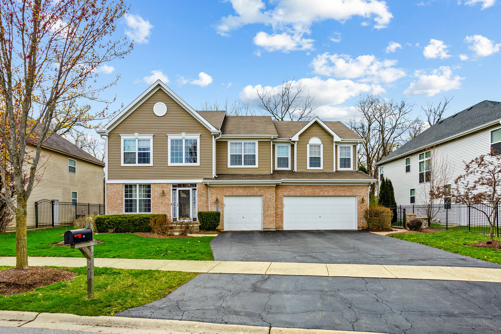 Property Photo: 184 Primrose Lane IL 60103
