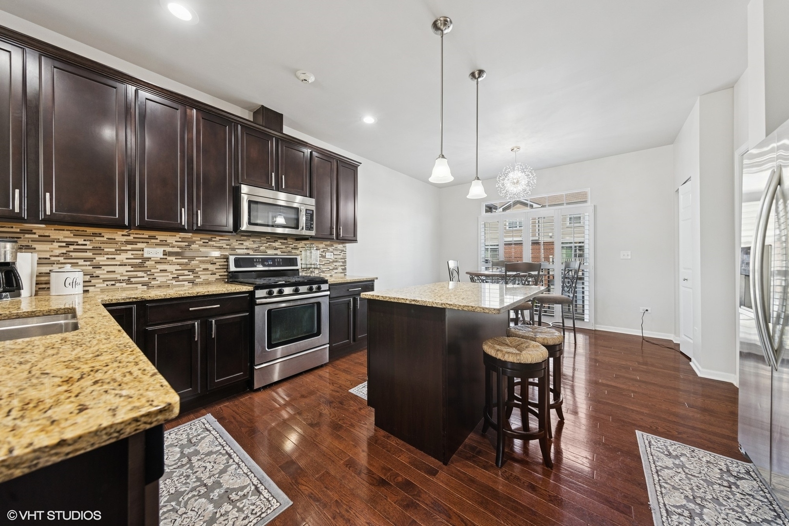 Property Photo: 2526 Dunraven Avenue IL 60540