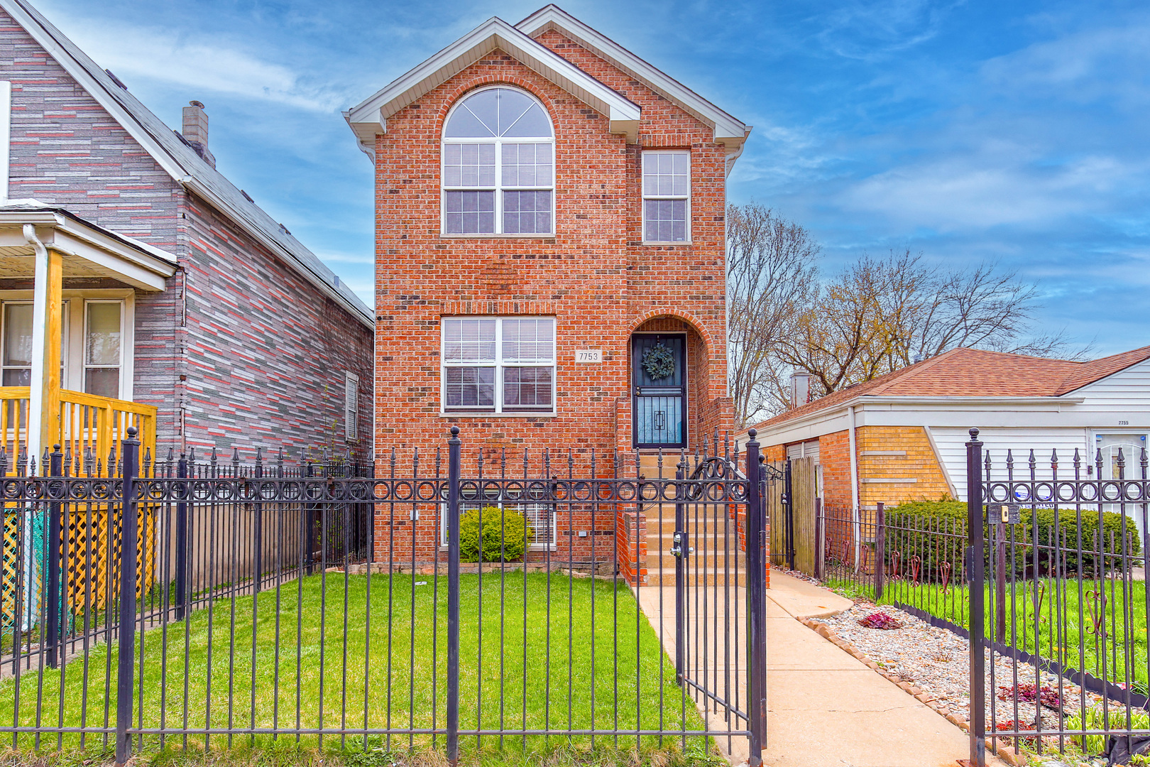 7753 S Maryland Avenue  Chicago IL 60619 photo