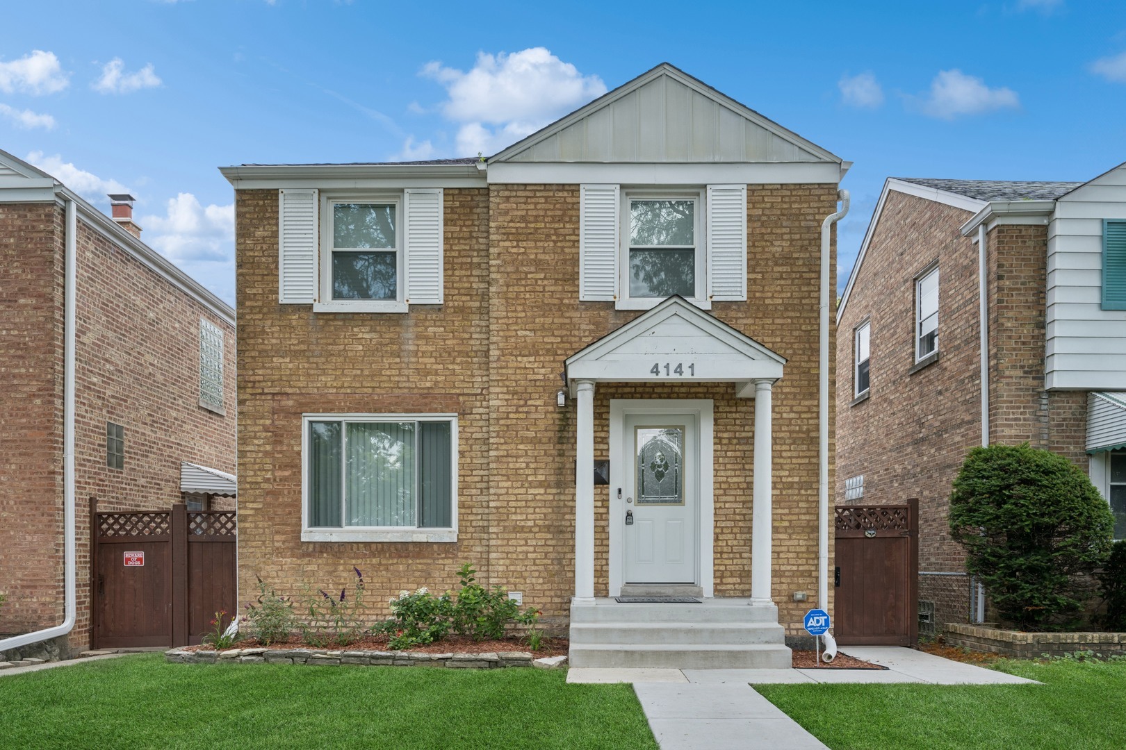 4141 N Cumberland Avenue  Chicago IL 60634 photo