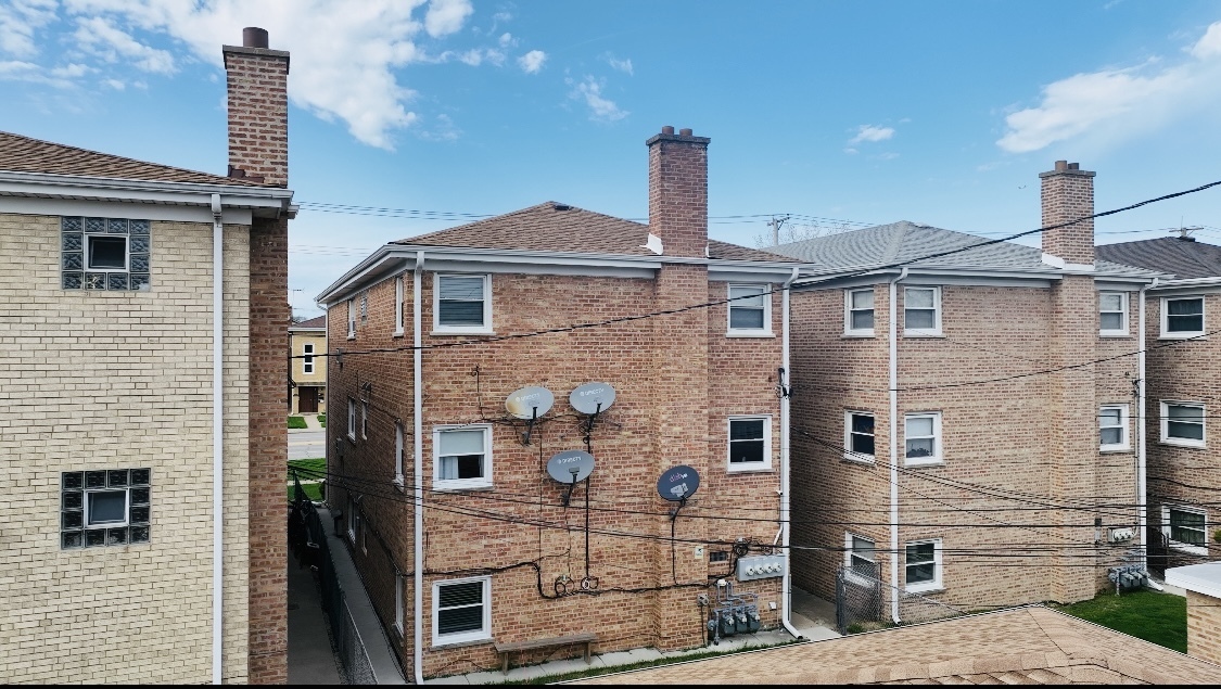 Property Photo: 6851 W Gunnison Street IL 60706