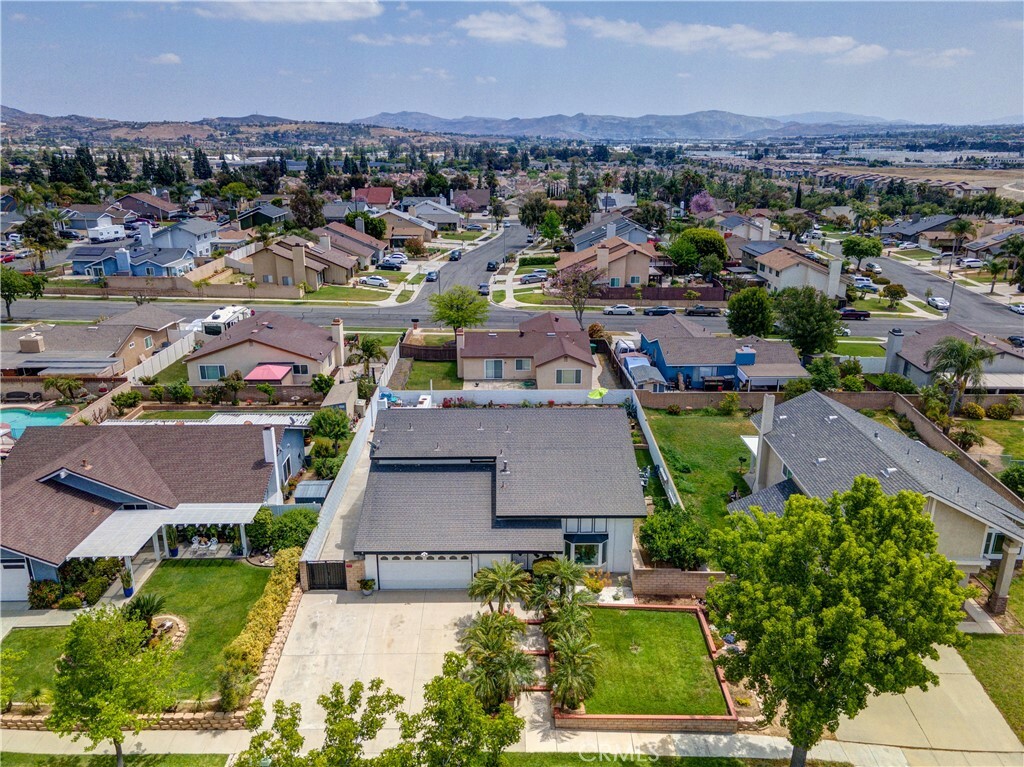Property Photo: 917 Brandywine Lane CA 92880