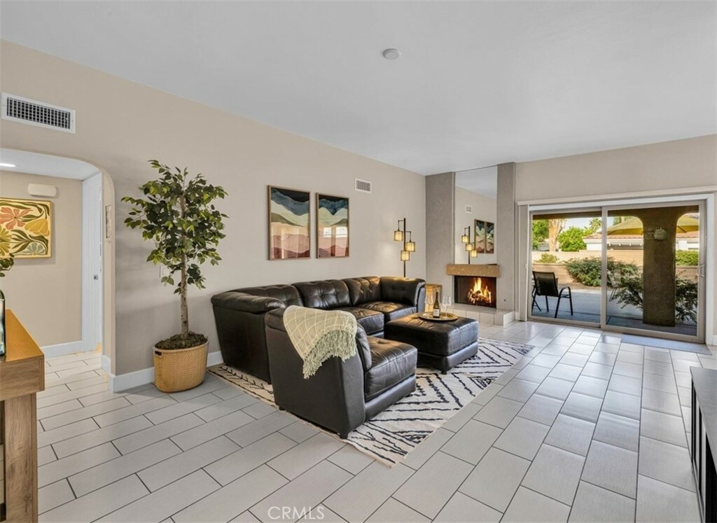 Property Photo: 44069 Chamonix Court CA 92260