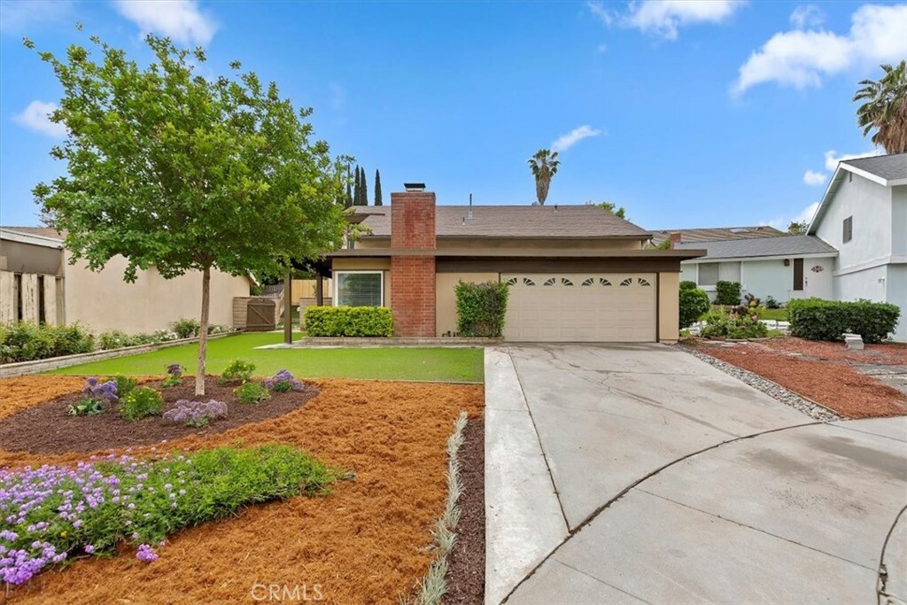 Property Photo:  810 Hacienda Drive  CA 92507 