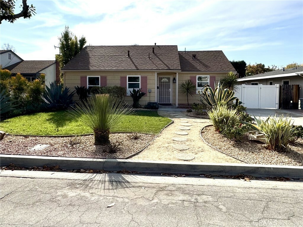 Property Photo:  14302 Cullen Street  CA 90605 