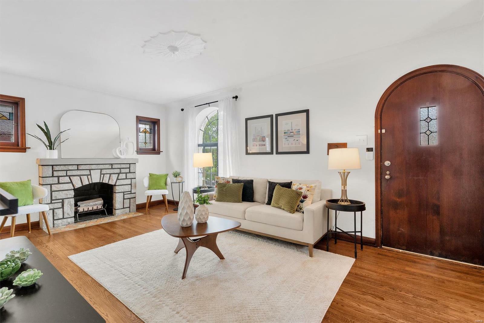 Property Photo: 6932 Hillsland Avenue MO 63109