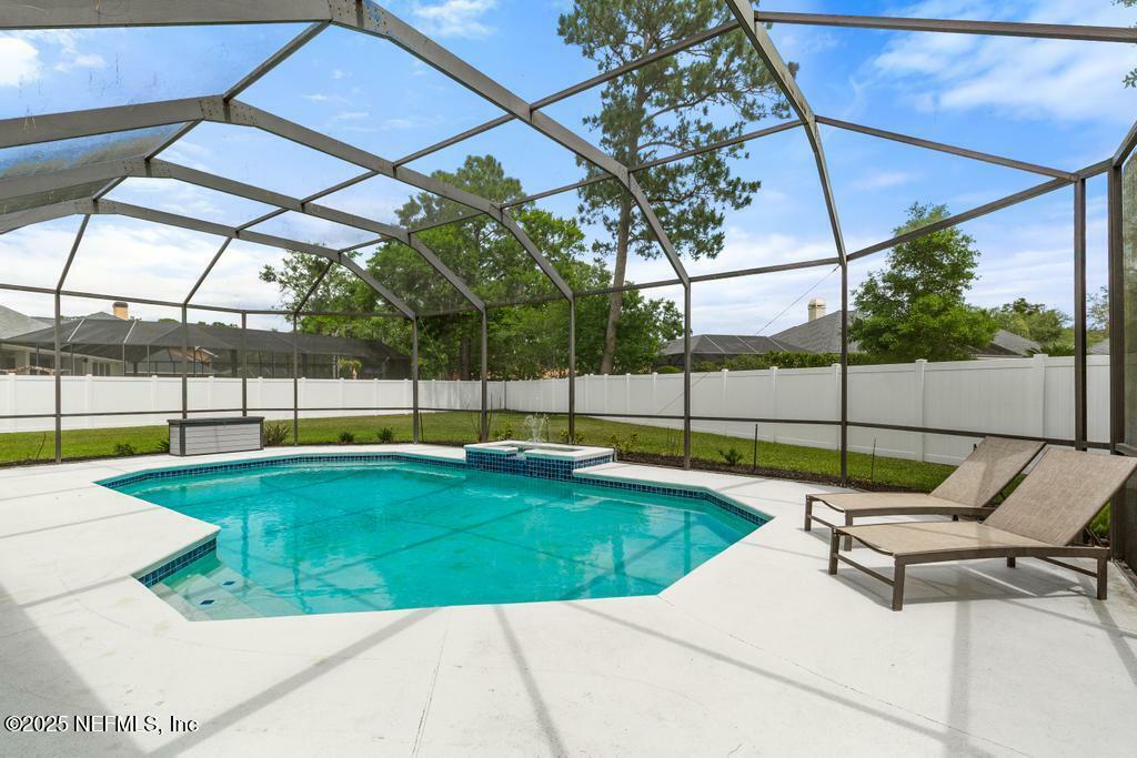 Property Photo: 425 Huckleberry Trail FL 32259
