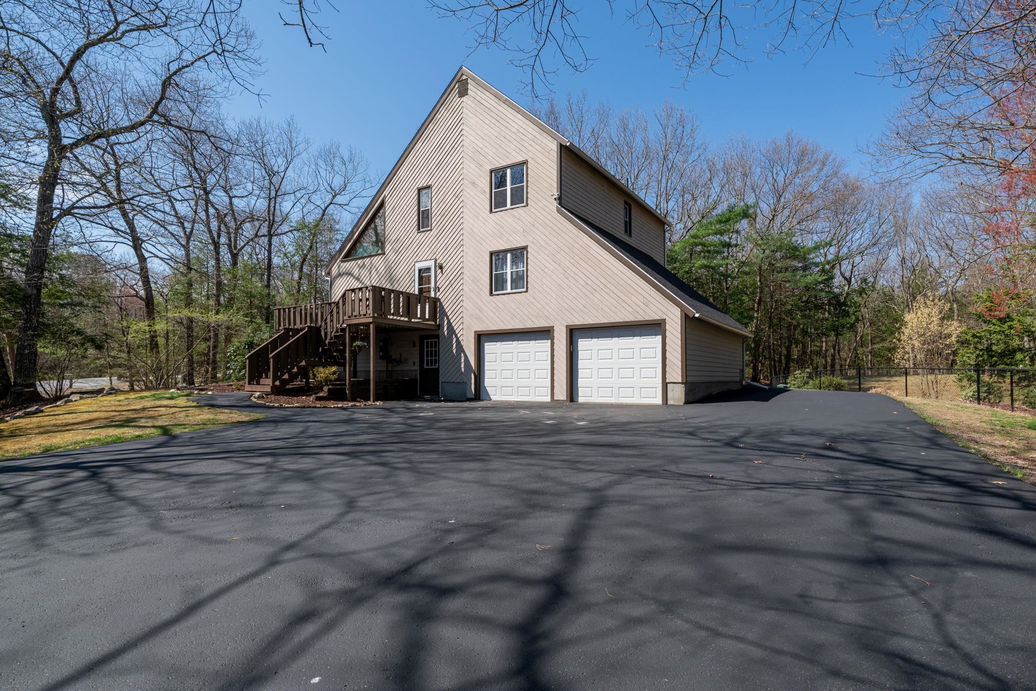 Property Photo:  18 Seasons Lane  NH 03053 