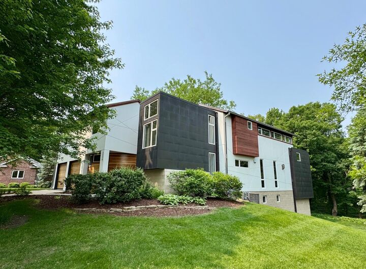 Property Photo:  2206 Grant Court  MN 55057 