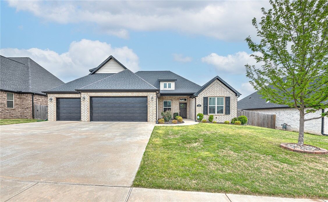 Property Photo:  746 Saffron Avenue  AR 72762 
