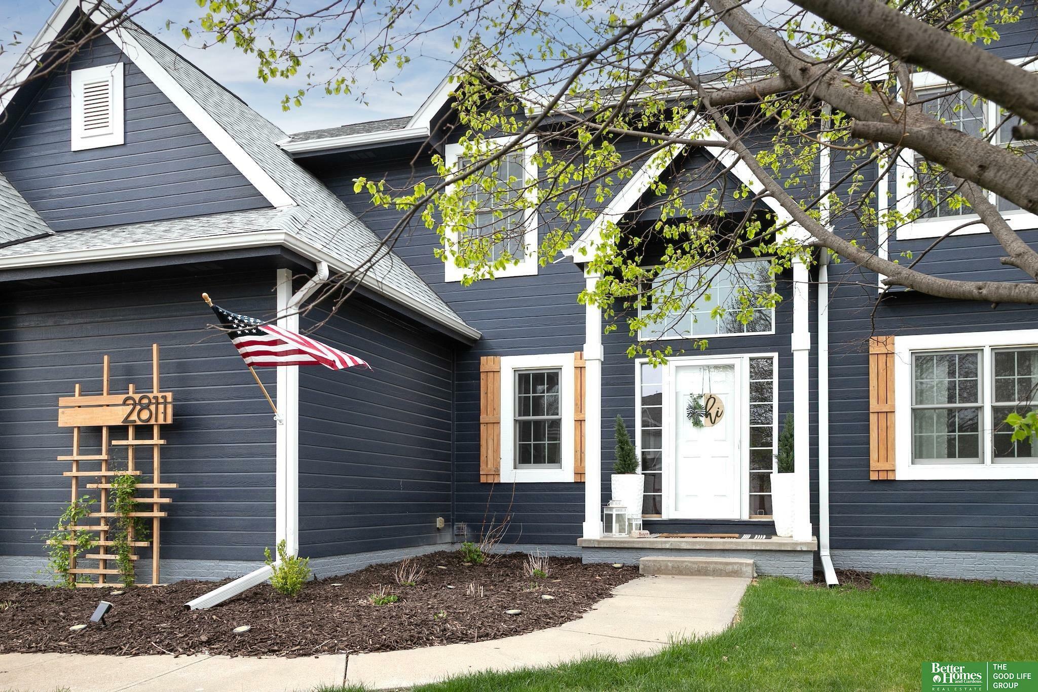 Property Photo: 2811 John Street NE 68133