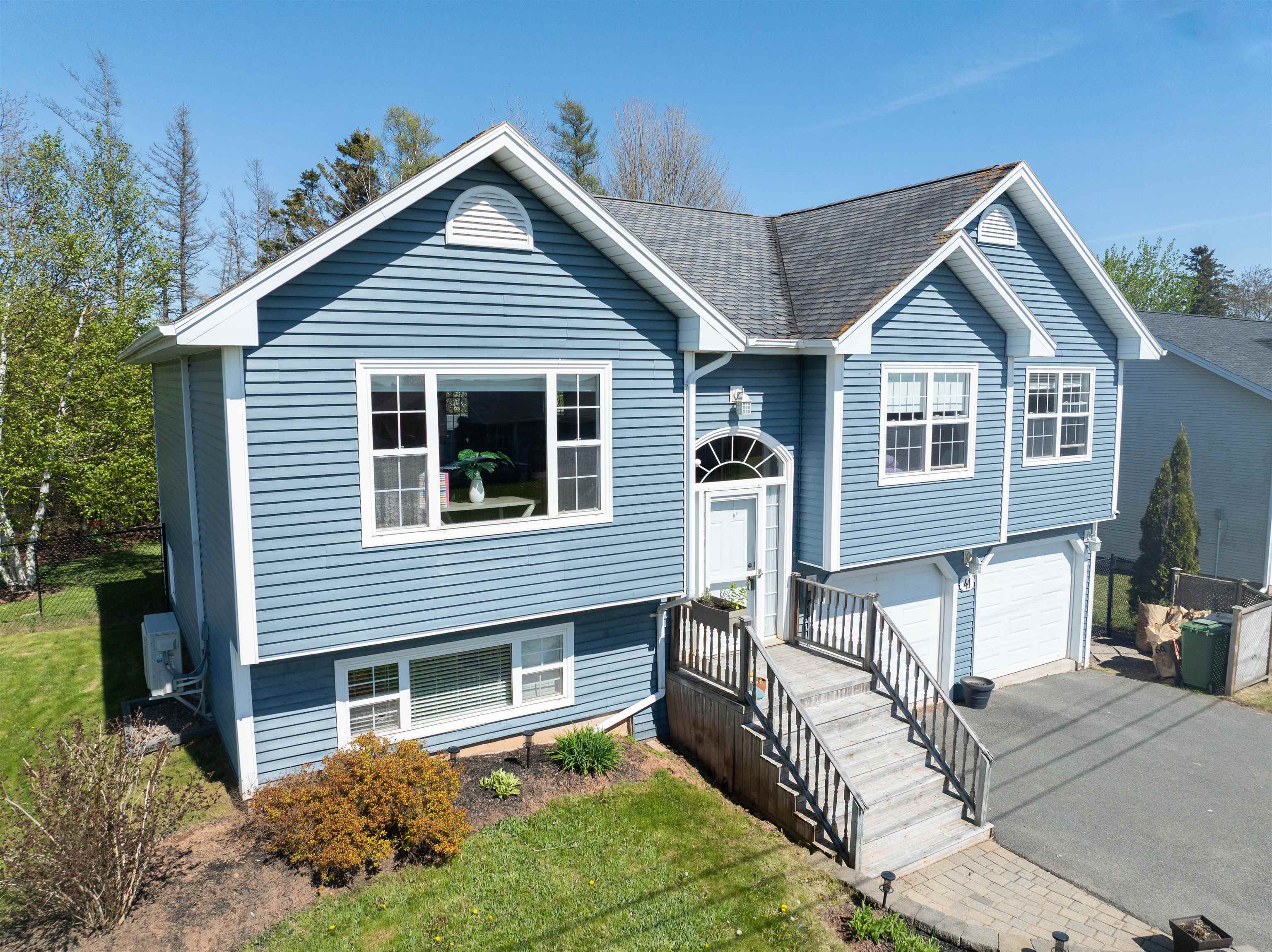 Property Photo: 41 Parkway Drive PE C1E 2M3