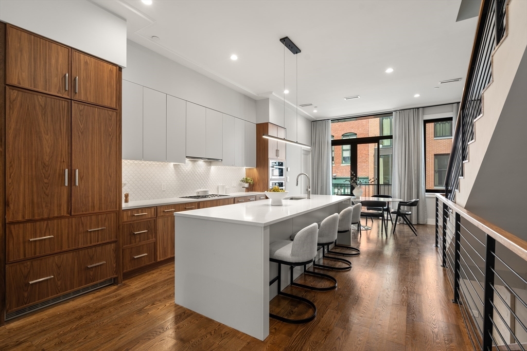 Property Photo: 11 Edgerly Pl MA 02116