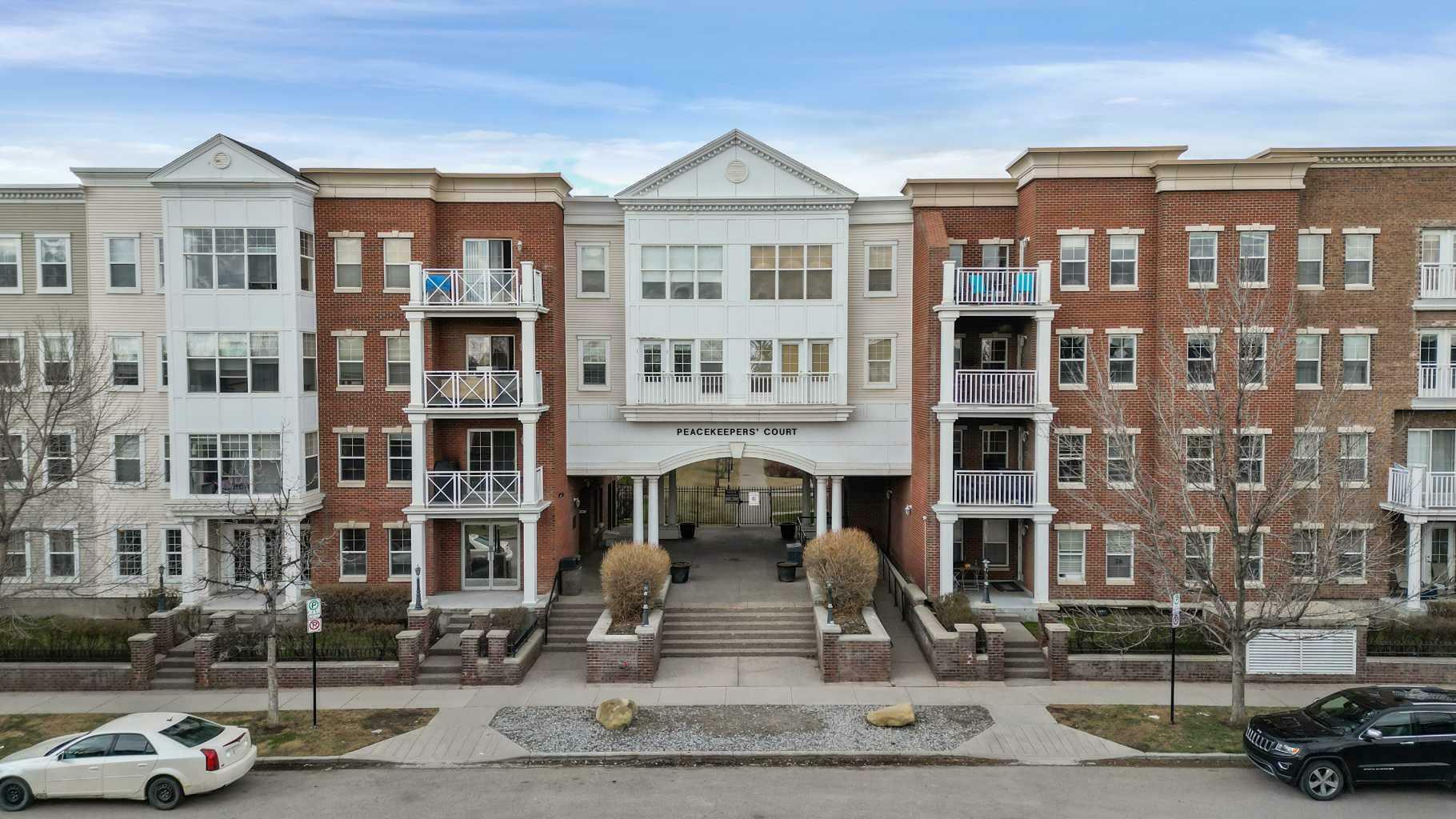 Property Photo: 5605 Henwood Street SW 1211 AB T3E 7R2