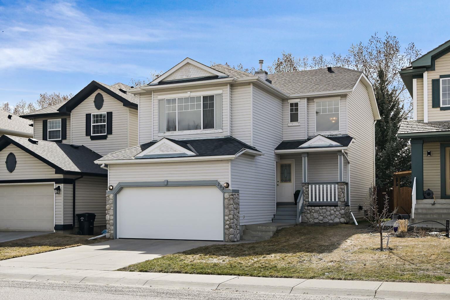 Photo de la propriété: 203 Valley Brook Circle NW AB T3B 5S1