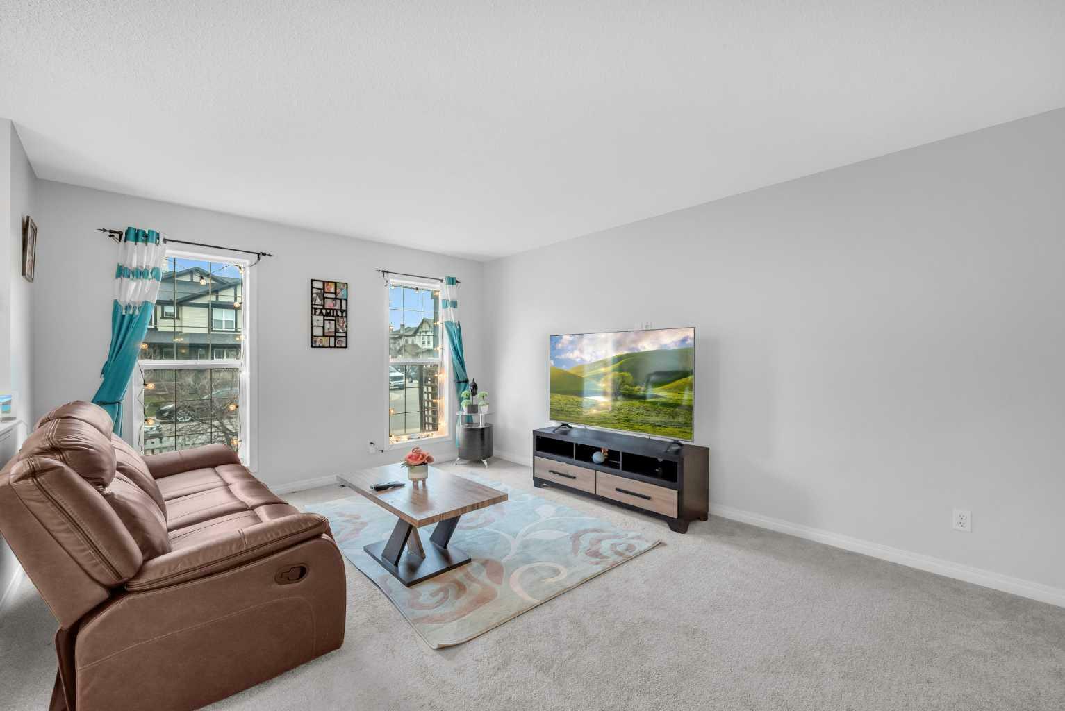 Property Photo: 6 Luxstone Point SW AB T4B 0H8