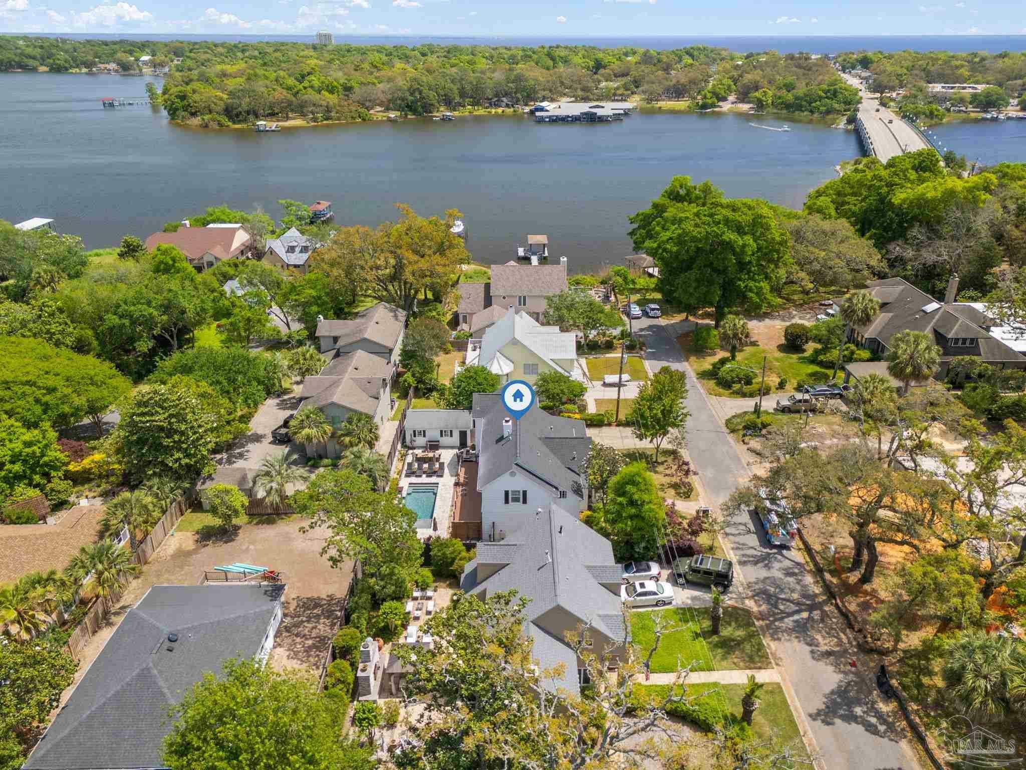 Property Photo:  1902 E Strong St  FL 32501 
