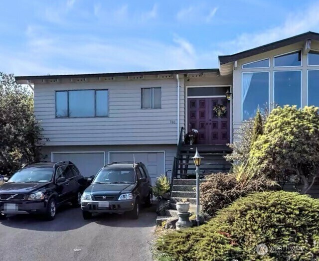 Property Photo:  760  Elm Street  WA 98020 