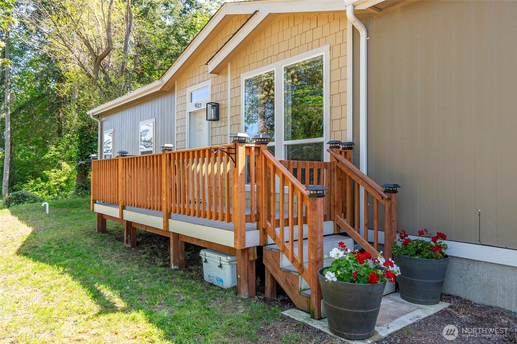Property Photo: 4117 Oakes Avenue WA 98221