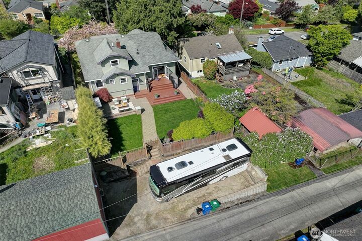 Property Photo:  5928  39th Avenue SW  WA 98136 