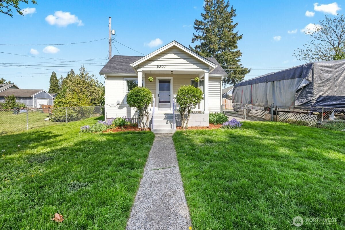 Property Photo: 6307 S Yakima Avenue WA 98408