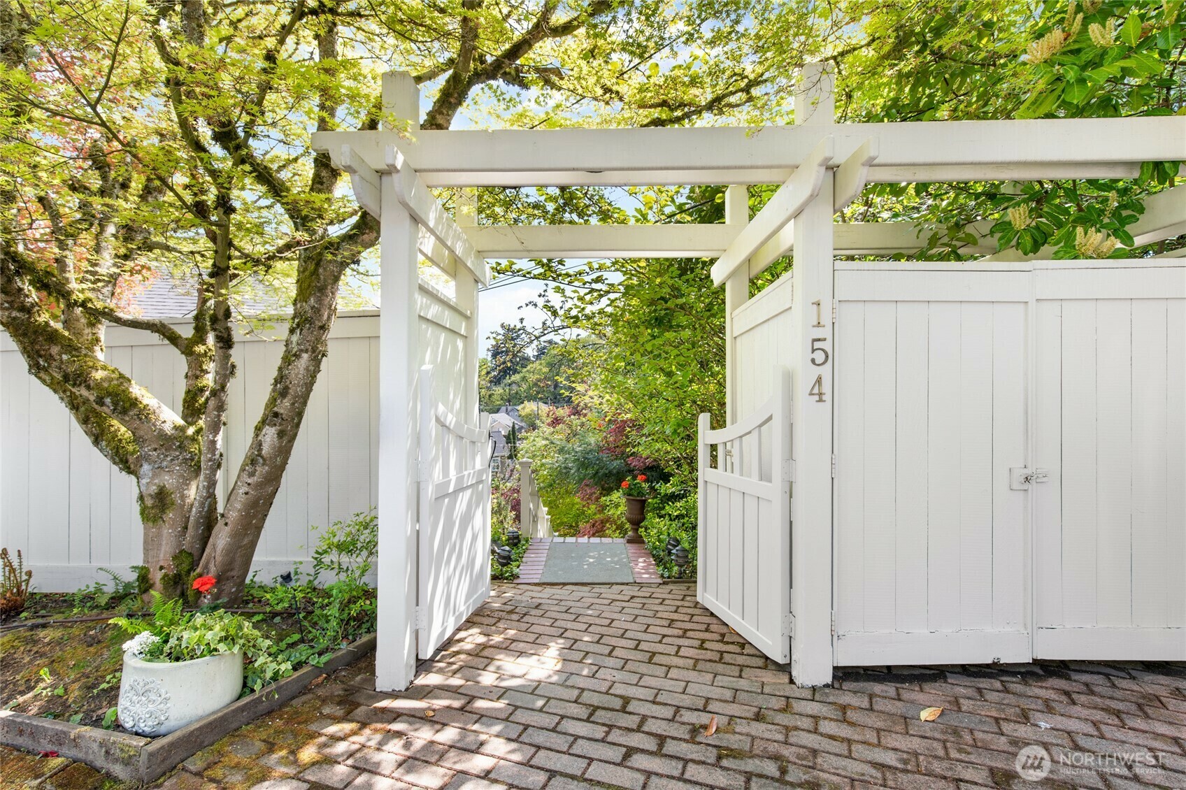Property Photo: 154 35th Avenue E WA 98112