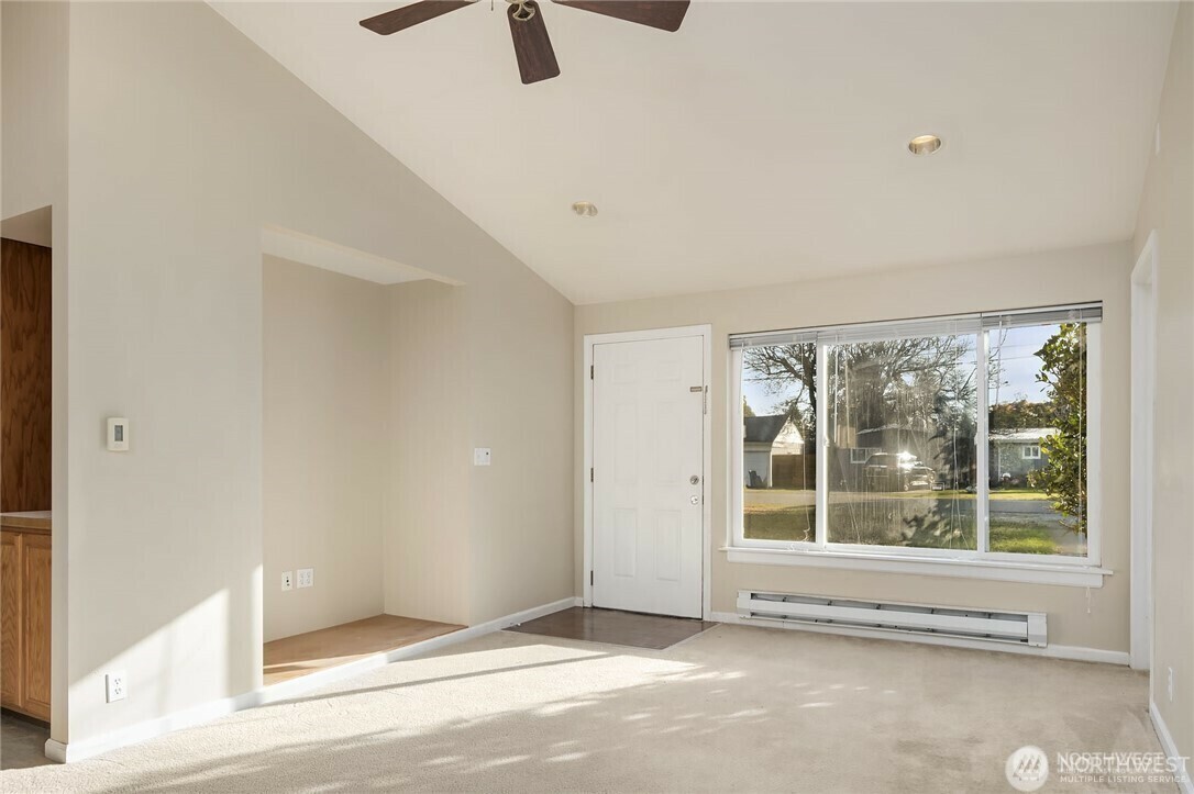 Property Photo: 2352 N 193rd Street WA 98133