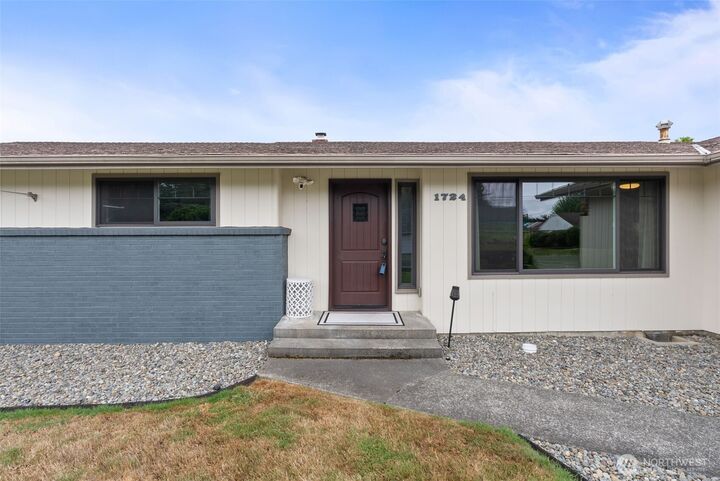 Property Photo:  1724 SW Gails Avenue  WA 98532 
