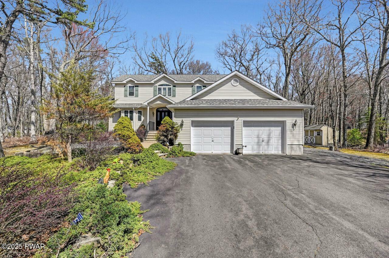 111 Surrey Lane  Lords Valley PA 18428 photo