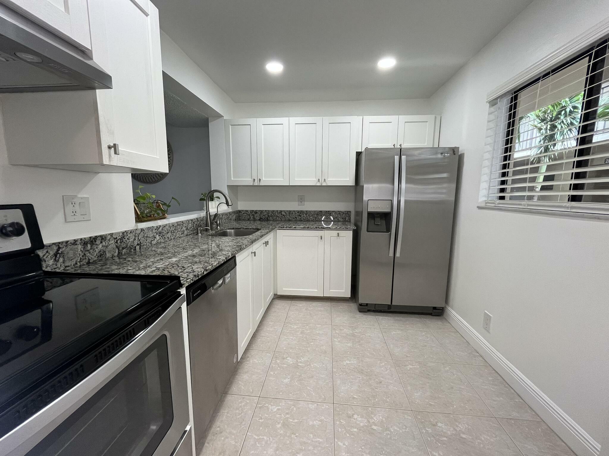 Property Photo: 5160 Las Verdes Circle 222 FL 33484