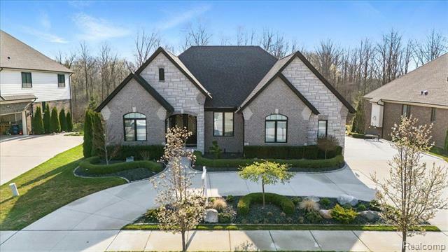 60778 Forest Creek  Washington Twp MI 48094 photo