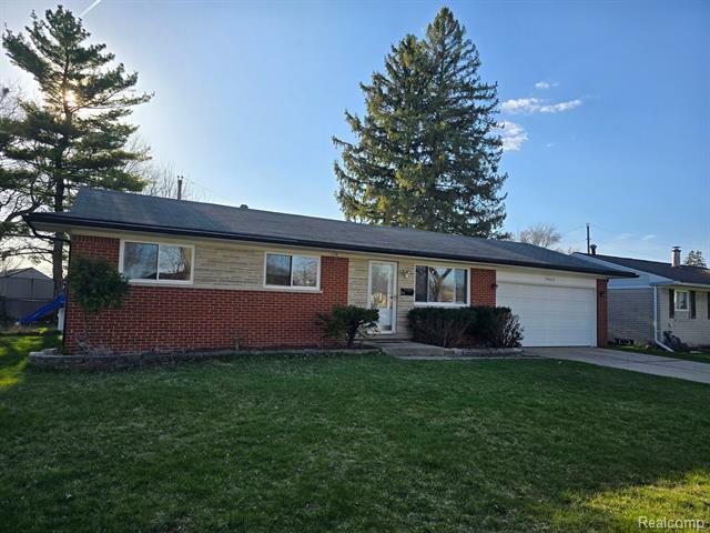Property Photo: 39423 Roslyn Drive MI 48313