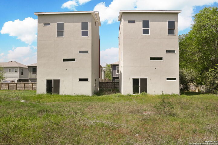 Property Photo: 219 Utah St TX 78210