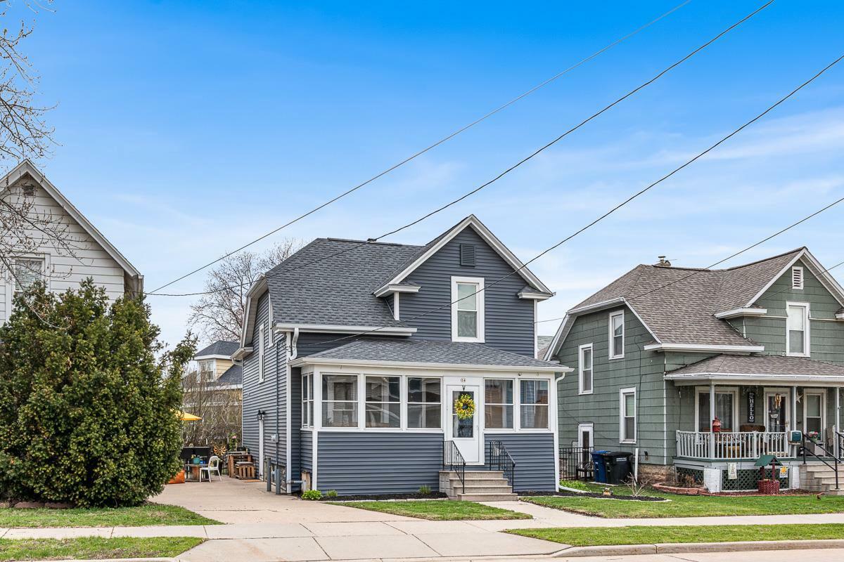 14 East New York Avenue  Oshkosh WI 54901 photo