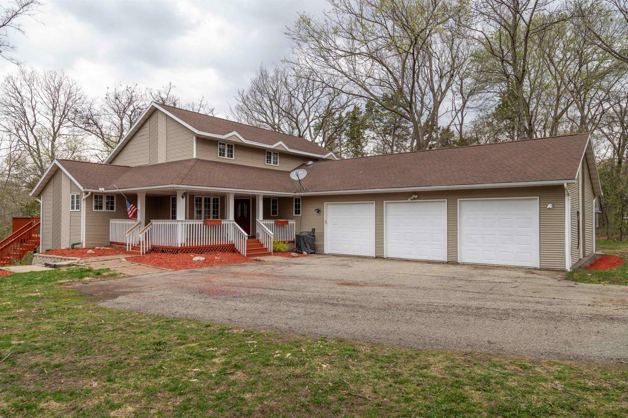 2426 West Juniper Ridge Court  Janesville WI 53545 photo