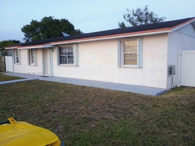 Property Photo: 365 SW 18th Ave FL 33030
