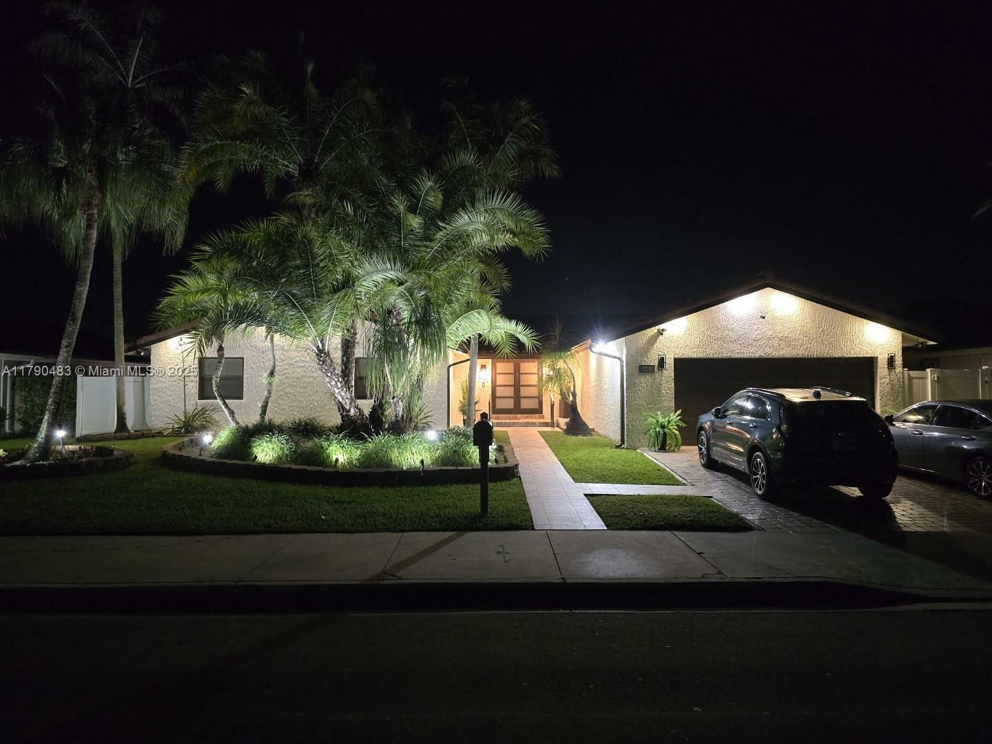 Property Photo: 12030 SW 92nd St FL 33186
