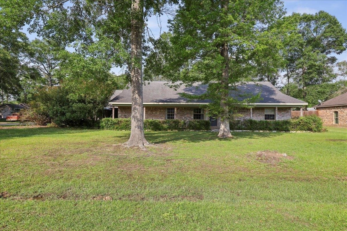Property Photo: 132 County Road 760 TX 77612