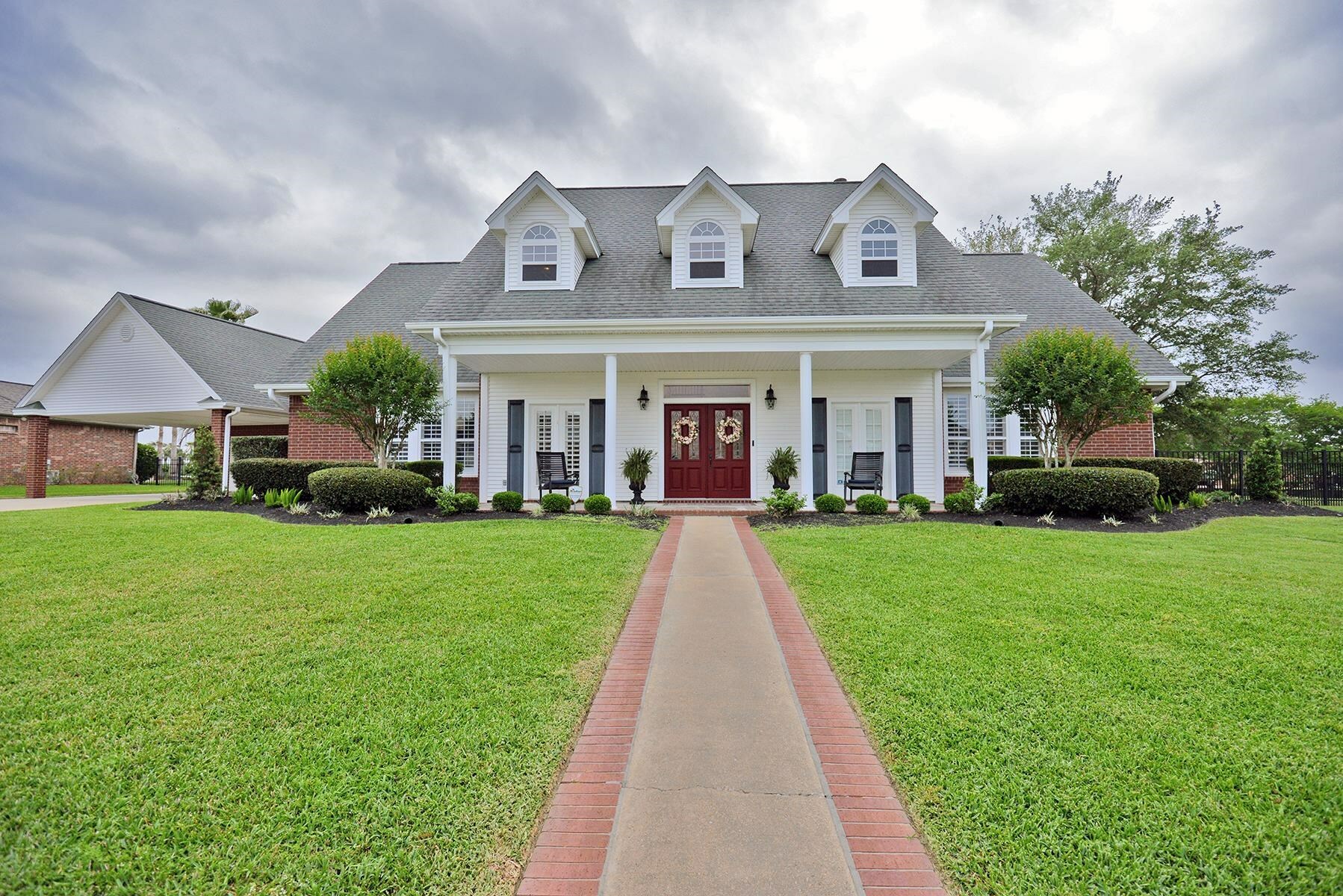 Property Photo: 405 Waterwood Dr. TX 77630-8238