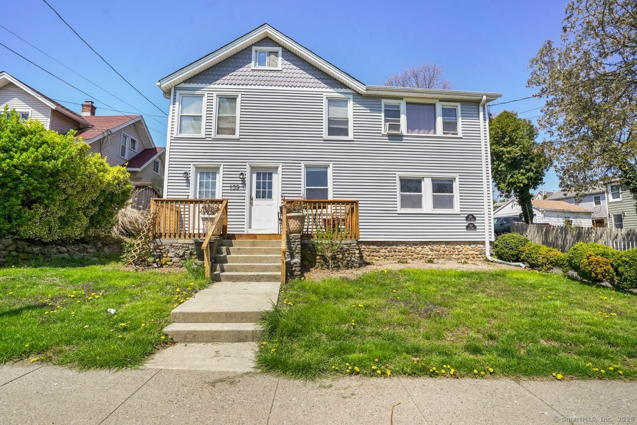 Property Photo: 139 Edgefield Avenue CT 06460