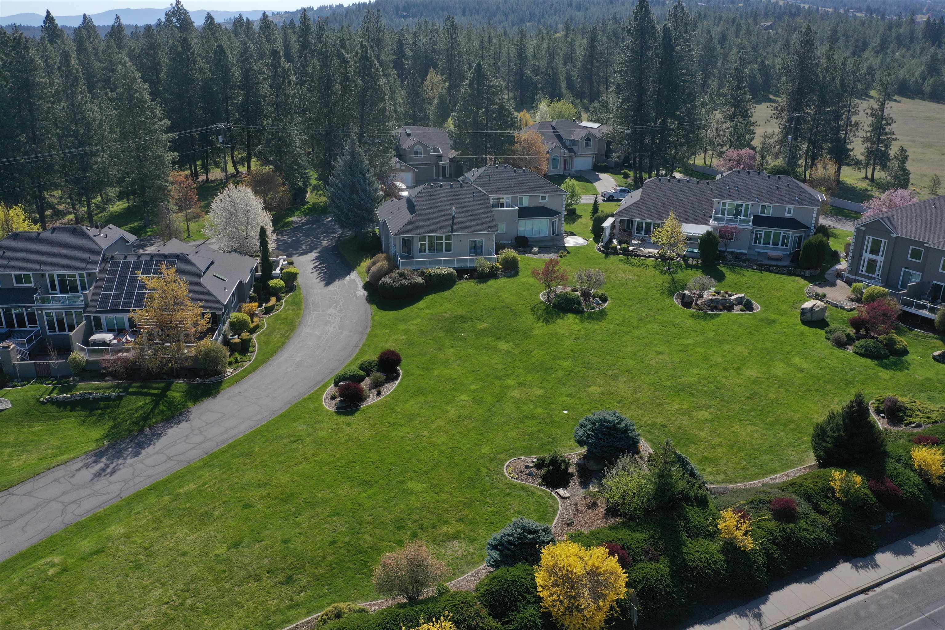 Property Photo: 1814 S Viewcrest Ln 1814 WA 99212
