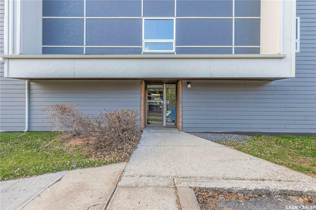 Property Photo: 425 115th Street E 1337 SK S7N 2V4