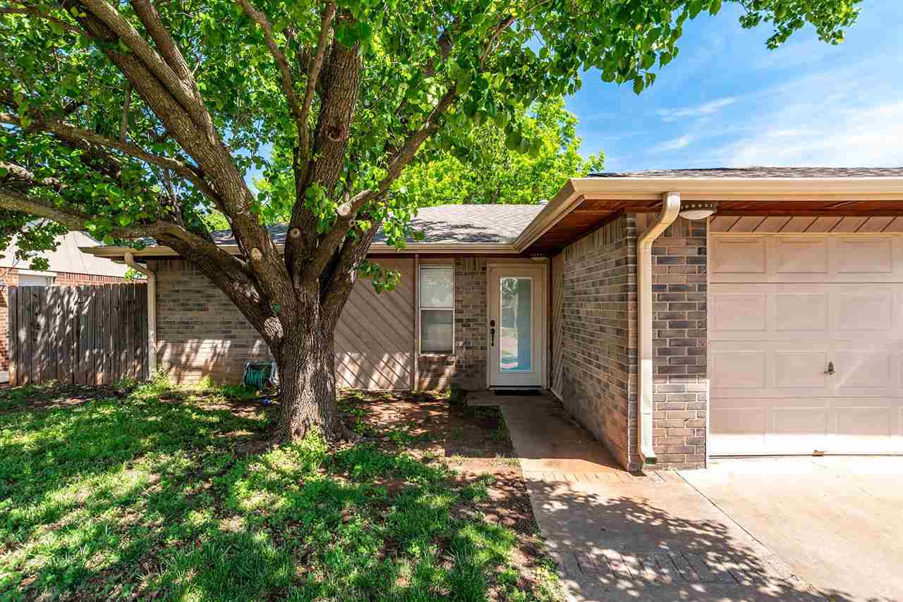 Property Photo: 926 E Krayler OK 74075
