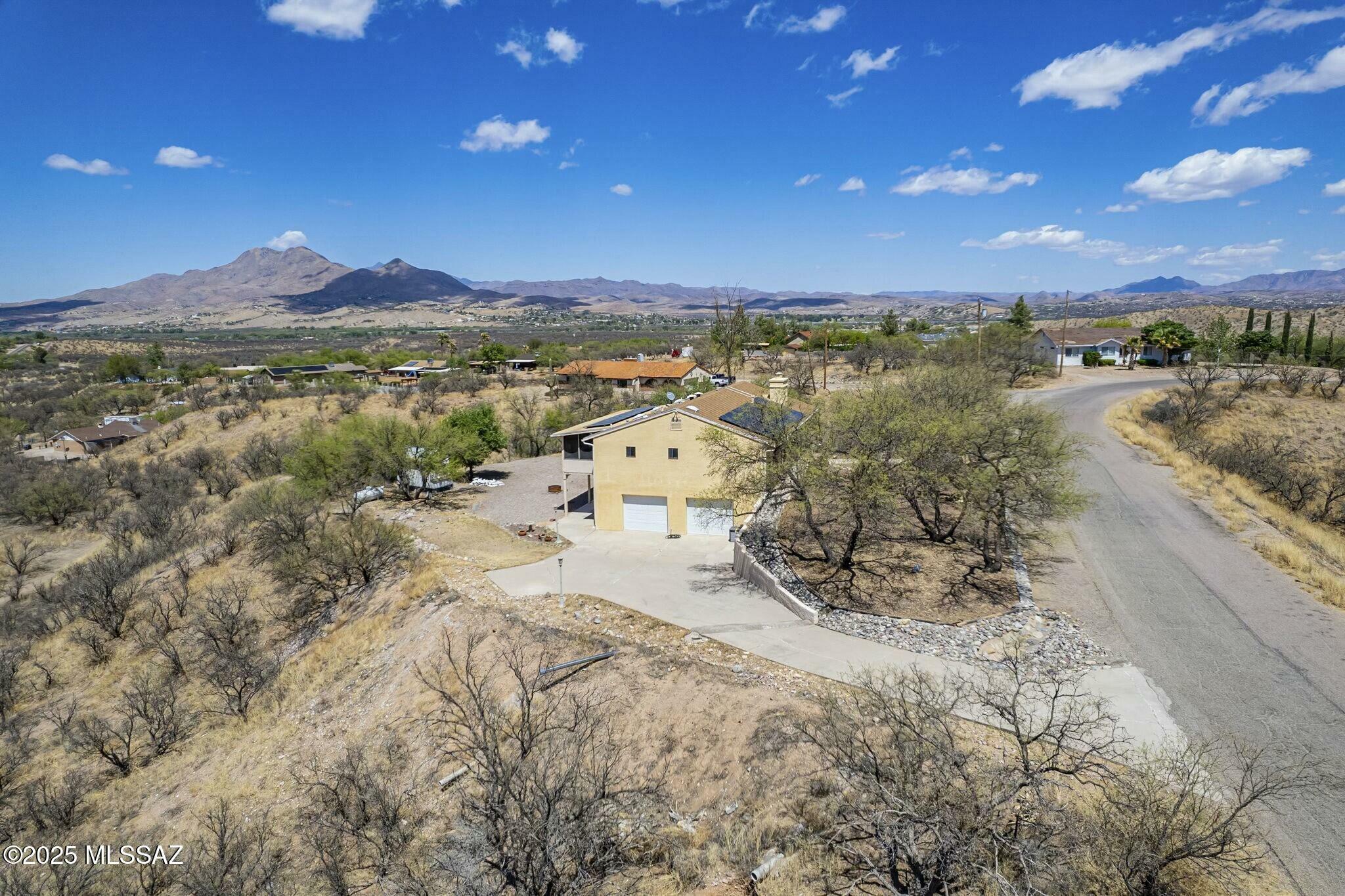 Property Photo: 1033 Circulo Golondrina AZ 85648