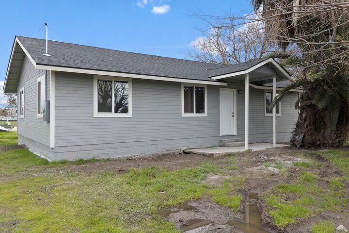 19076 Center Avenue  Dos Palos CA 93620 photo