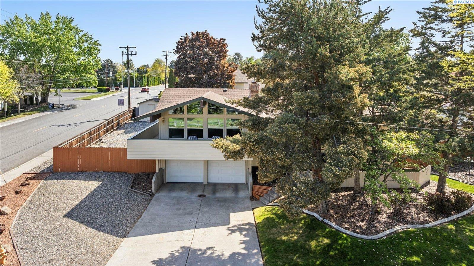 2390 Carriage Avenue  Richland WA 99354 photo
