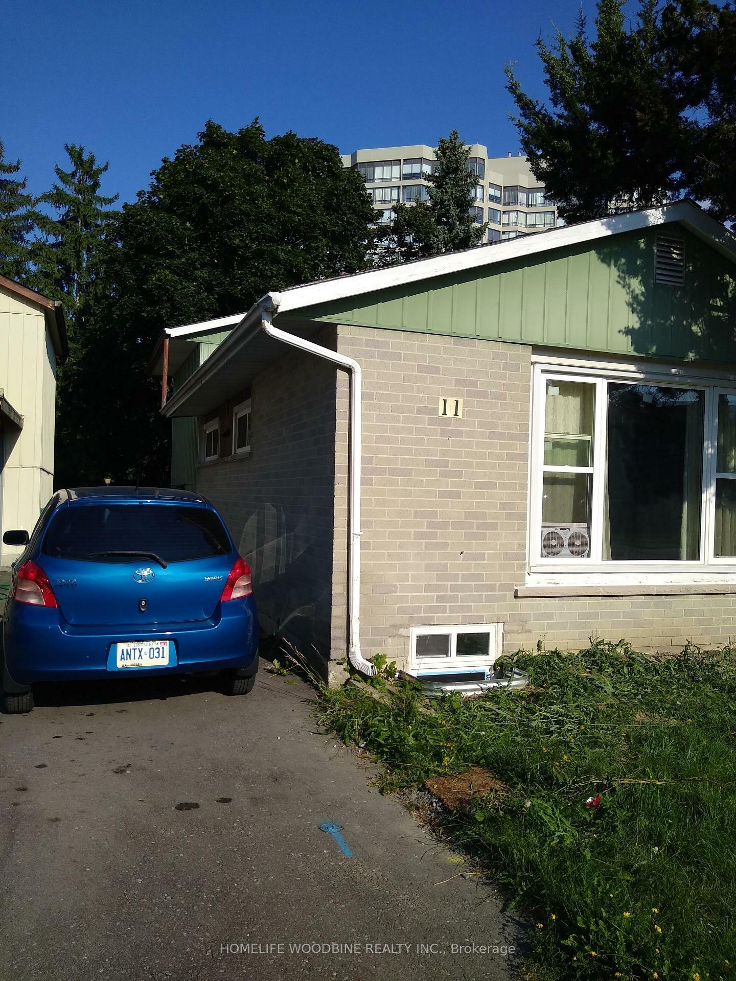 Property Photo: 11 Helena Court ON L6S 2N4