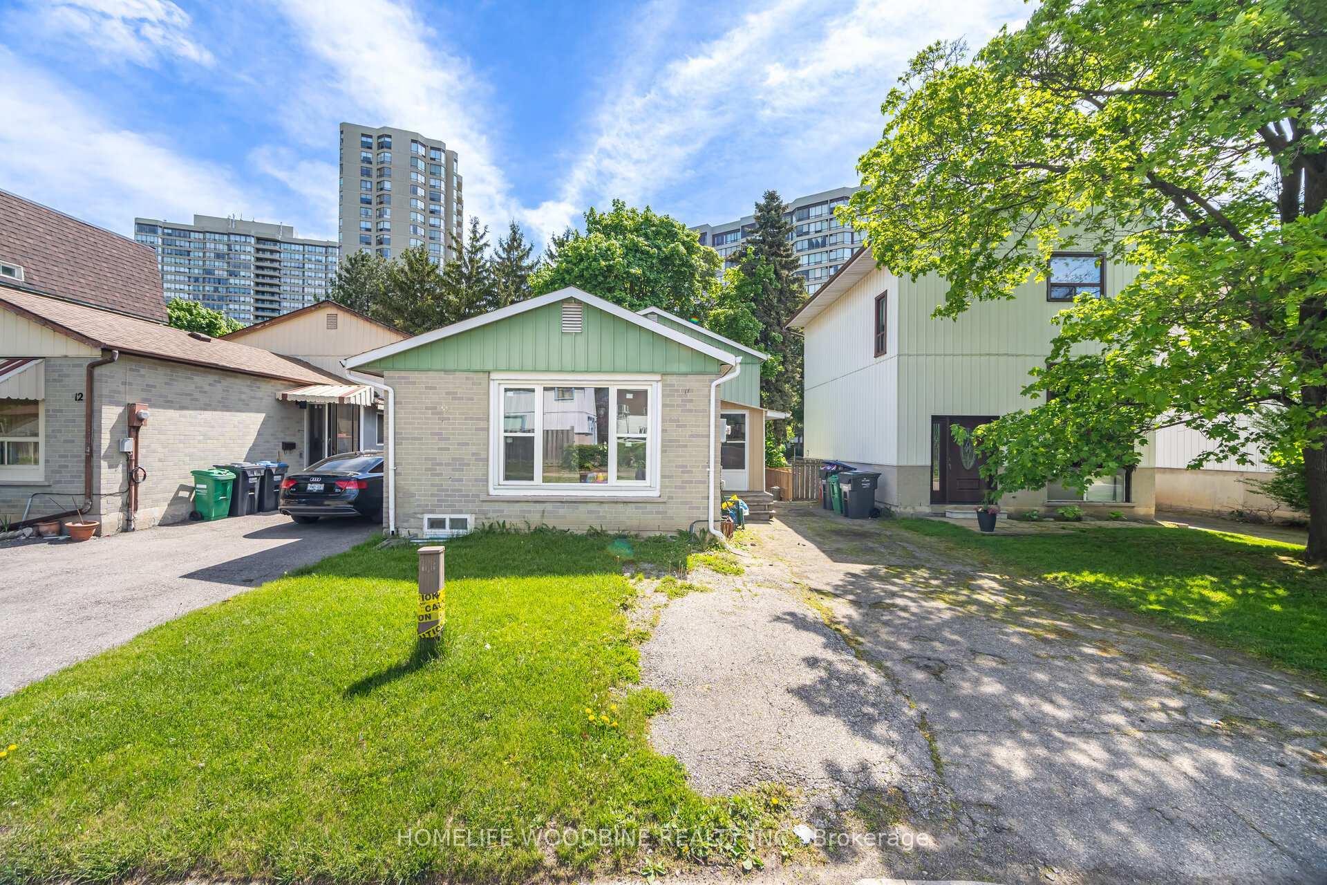 Photo de la propriété: 11 Helena Court ON L6S 2N4